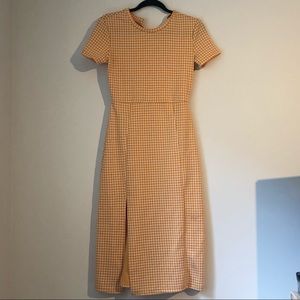 Bright yellow checkered midi dress from Zara. Med.